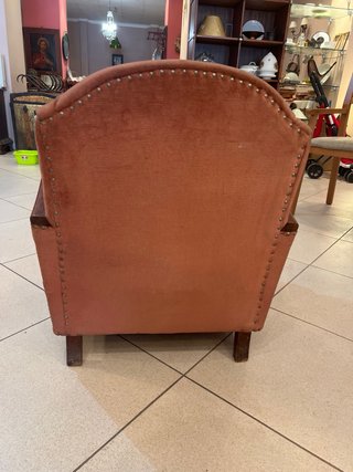 Butaca pequeña de terciopelo y madera