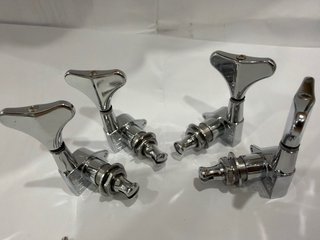 4 Clavijeros Bajo Cromados