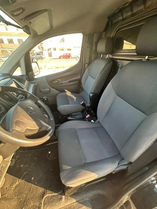 Nissan NV200 2011
