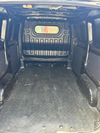 Nissan NV200 2011