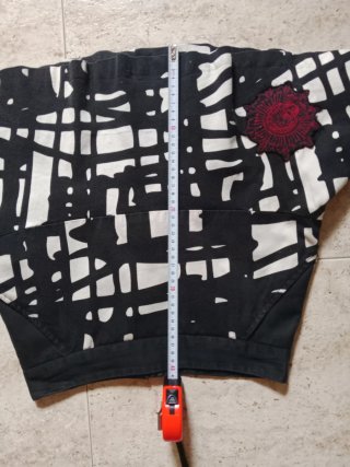Falda Desigual Talla S . 40 CMS de largo x 64 cms