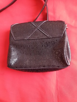 Bolso bandolera Guess negro