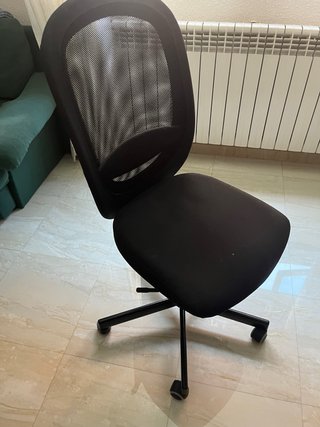 Silla de oficina negra