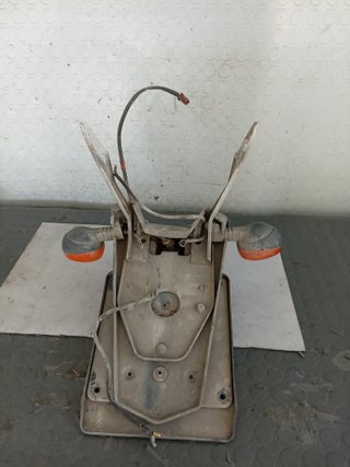 Portatarga con frecce Gilera Nexus 500