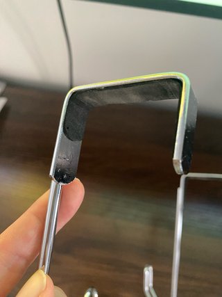 Colgador de puerta metálico