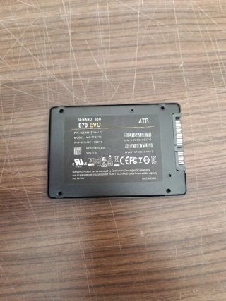 SSD 4TB SATA III 2.5
