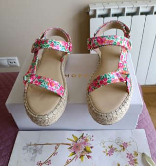 Sandalias plataforma Hijoane floral piel T39