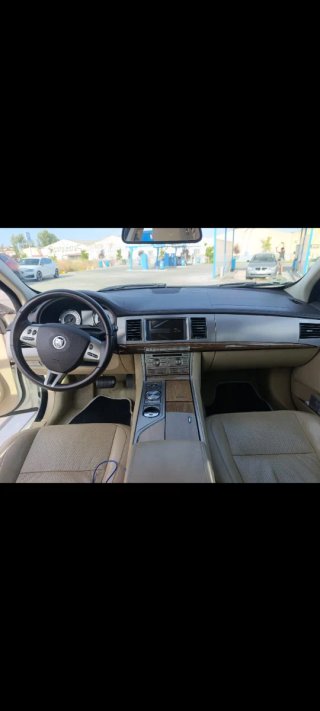 Jaguar XF 2010