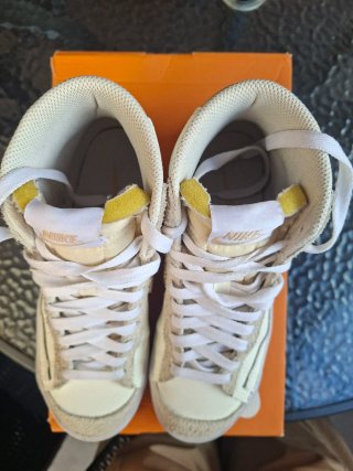 Nike Blazer Mid '77 Beige/Blanco