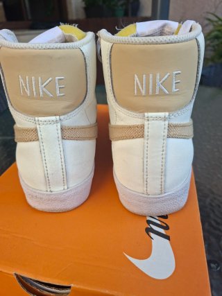 Nike Blazer Mid '77 Beige/Blanco