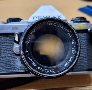 Consegna di fotocamere analogiche Nikon, Pentax, Cosina