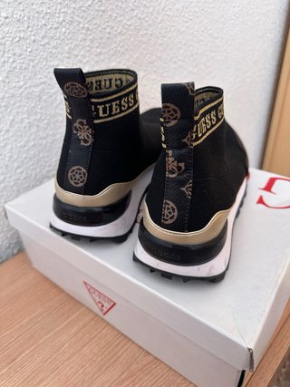 Botines Guess Negros y Dorados Talla 39