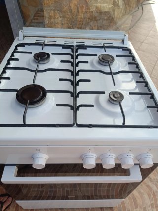Cocina de gas blanca