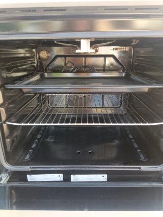Cocina de gas blanca