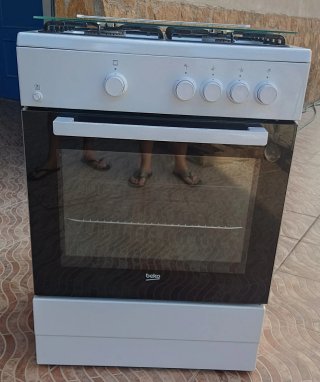 Cocina de gas blanca