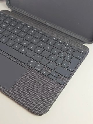 Logitech Combo Touch iPad 10ª Gen