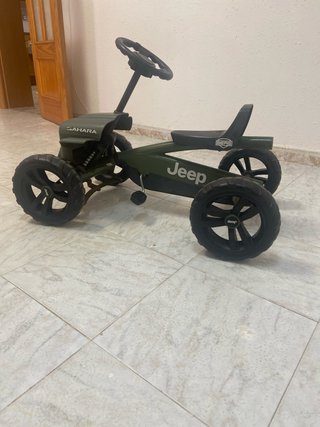Coche a pedales JEEP SAHARA