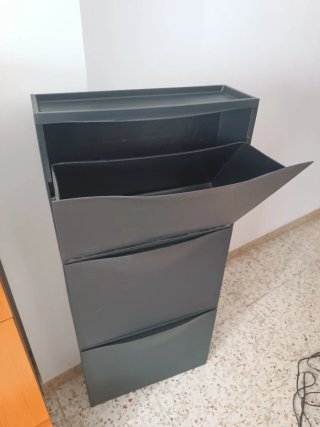 Zapateros negros de Ikea