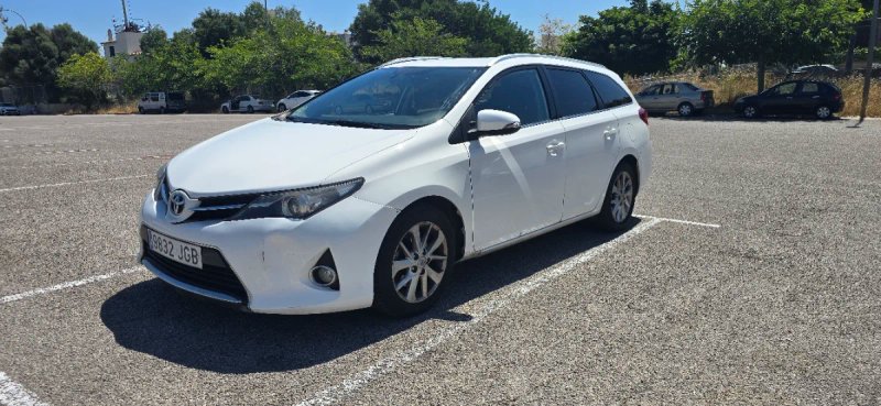 Toyota Auris 2015 - foto 1