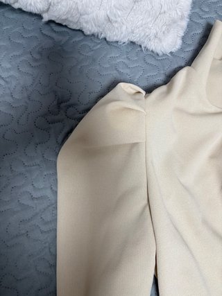Conjunto chaqueta y pantalón beige