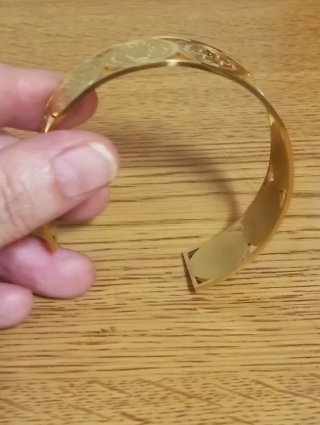Pulsera San Benito Dorada