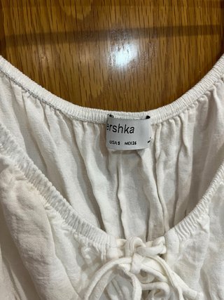 Blusa Bershka blanca romántica mangas abullonadas