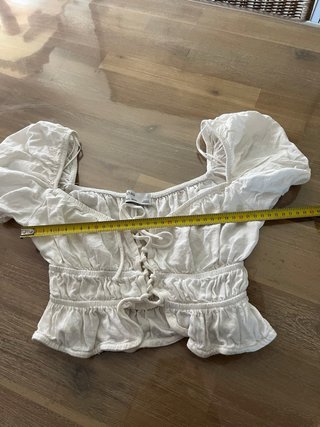 Blusa Bershka blanca romántica mangas abullonadas