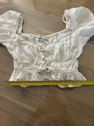 Blusa Bershka blanca romántica mangas abullonadas