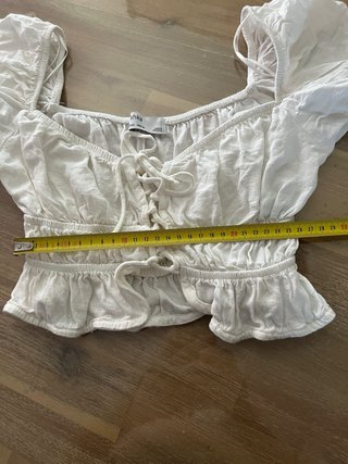 Blusa Bershka blanca romántica mangas abullonadas