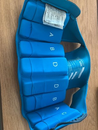 Chaleco salvavidas azul estampado