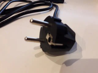 + Cable alimentación eléctrica para PC
