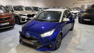 Toyota Yaris PREMIER EDIT. 120H 2021
