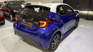 Toyota Yaris PREMIER EDIT. 120H 2021