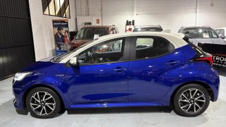 Toyota Yaris PREMIER EDIT. 120H 2021