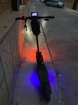 Patinete Eléctrico con Luces LED