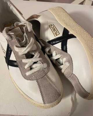 Deportivas Munich Blancas y Negras
