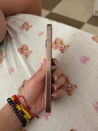 iPhone 16 Pro Dorado 128GB Bateria 90% Como nuevo