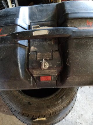 Baúl para moto GIVI negro