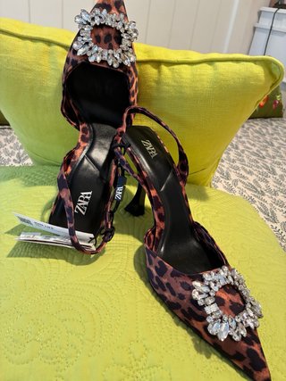 Sandalias Zara Animal Print Talla 38 Broche Joya