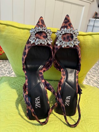 Sandalias Zara Animal Print Talla 38 Broche Joya