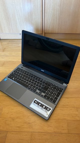 Portátil Acer Gris y Negro