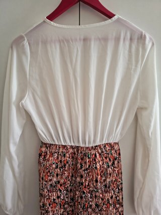 Vestido blanco y estampado floral