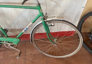 Bicicleta verde clásica BH 700"