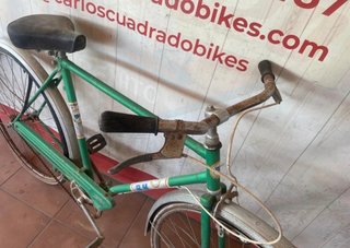 Bicicleta verde clásica BH 700"