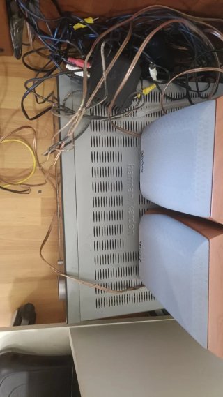 Altavoces Infinity Marrones y Grises