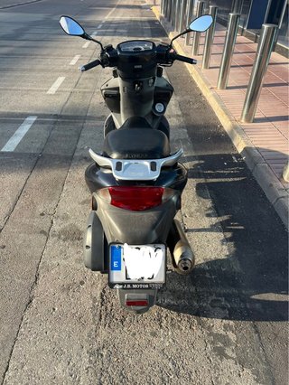 Kymco Bet Win 250 Scooter Negra