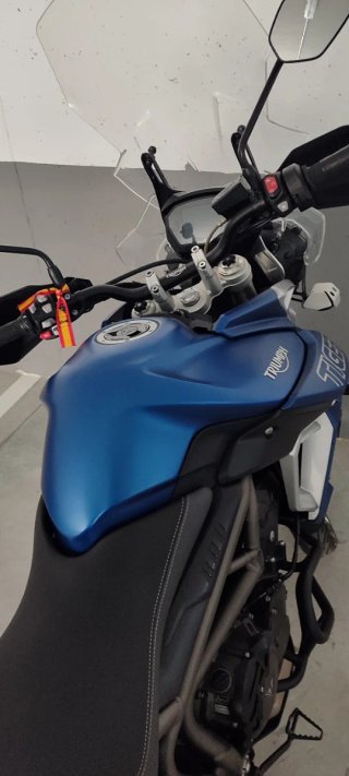 Triumph Tiger 800 XRT Azul