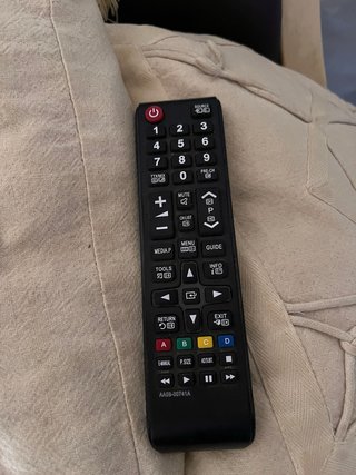 TV Samsung 75 Negra defectuosa