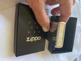 Encendedor Zippo Negro