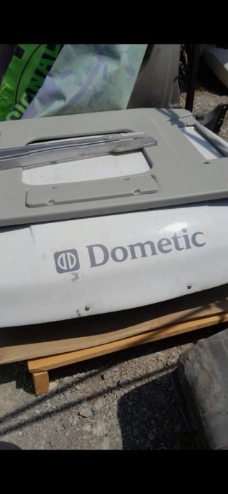 AVERIADO. Aire Acondicionado Dometic RT 780